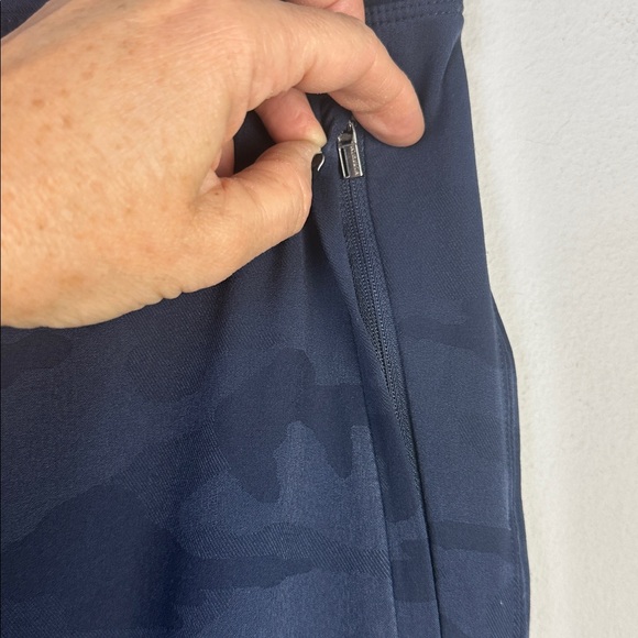 FA23 Athleta Brooklyn Heights Joggers Dress Blue Camo Travel Athleisure Pant 12 - Picture 9 of 16